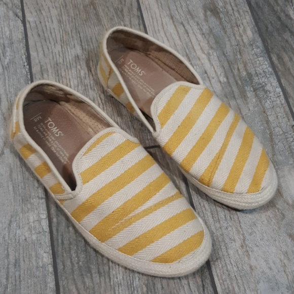 mens yellow toms